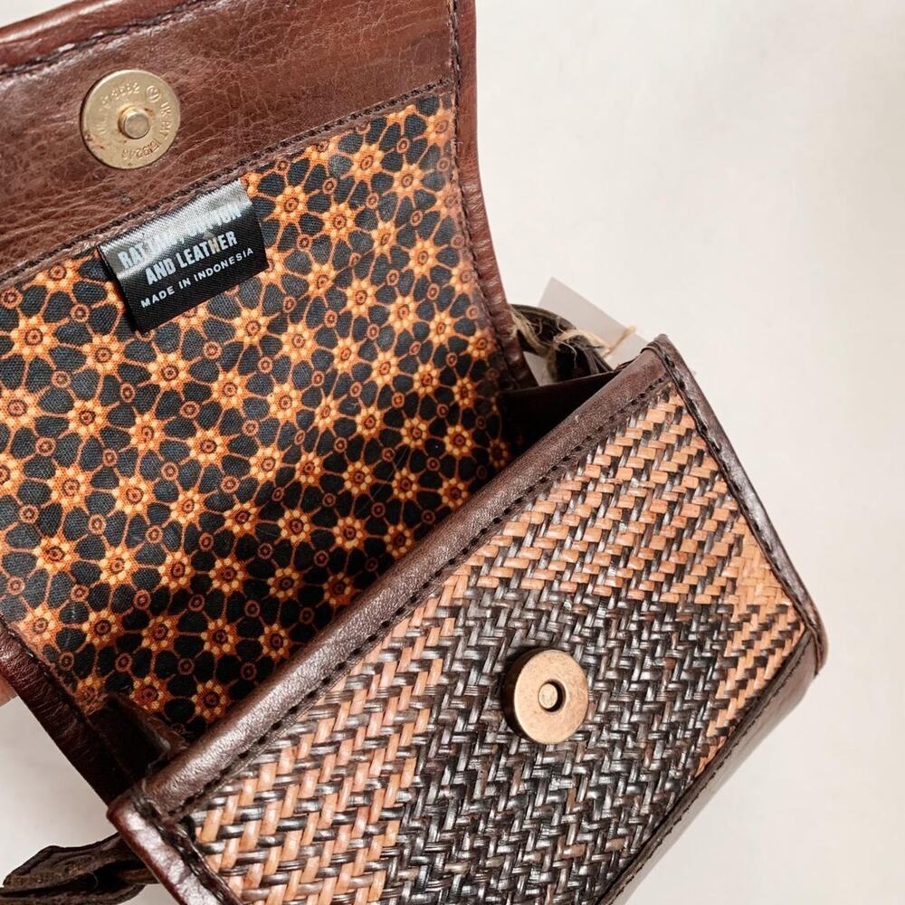 Vintage Boho Rattan Crossbody - Picture 4 of 7